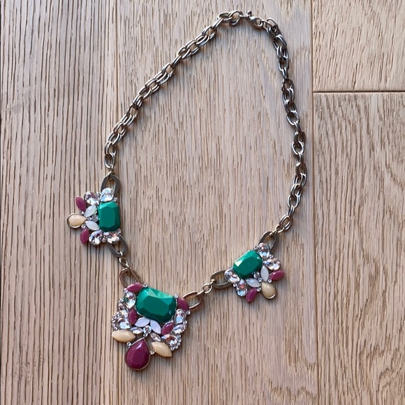 LOFT Magenta Statement Necklace - Picture 2 of 2
